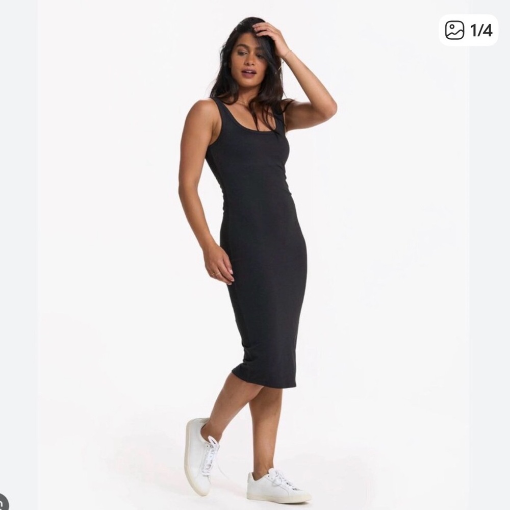 Vuori Essential Halo Dress
